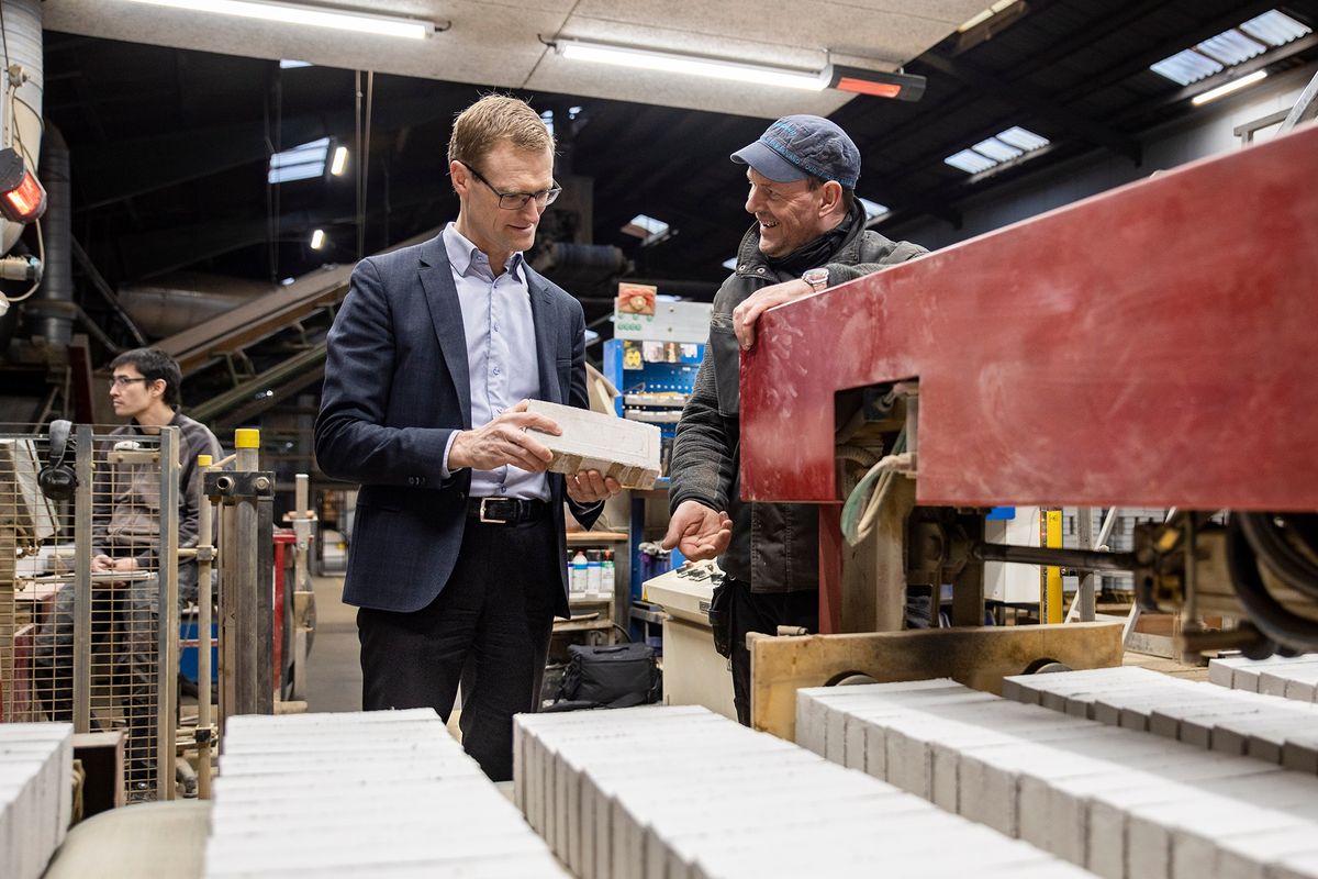 Gronne Mursten Randers Tegl Skaerer 50 Af Co2 Aftryk