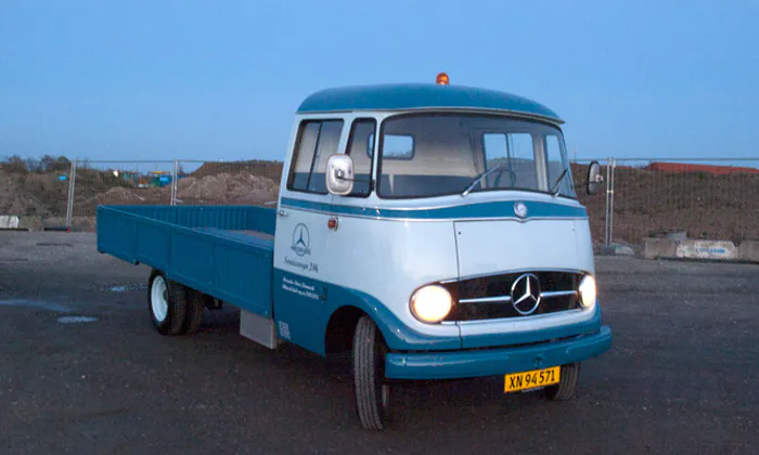 Mercedes_700x400