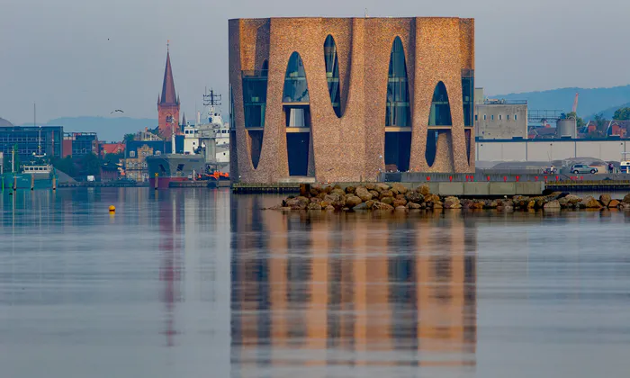 fjordenhus-havn-og-by-2_1920