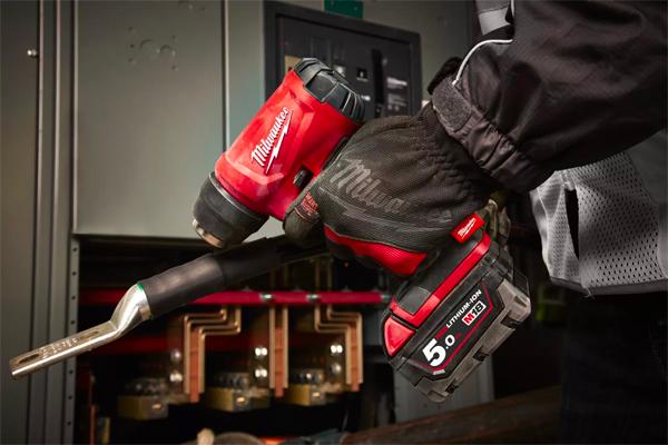 Milwaukee® lancerer endnu en batteridrevet nyskabelse: Den kompakte M18™ varmluftpistol