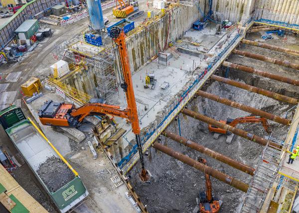 Hitachi gravemaskine med 30 meters rækkevidde sparer tid