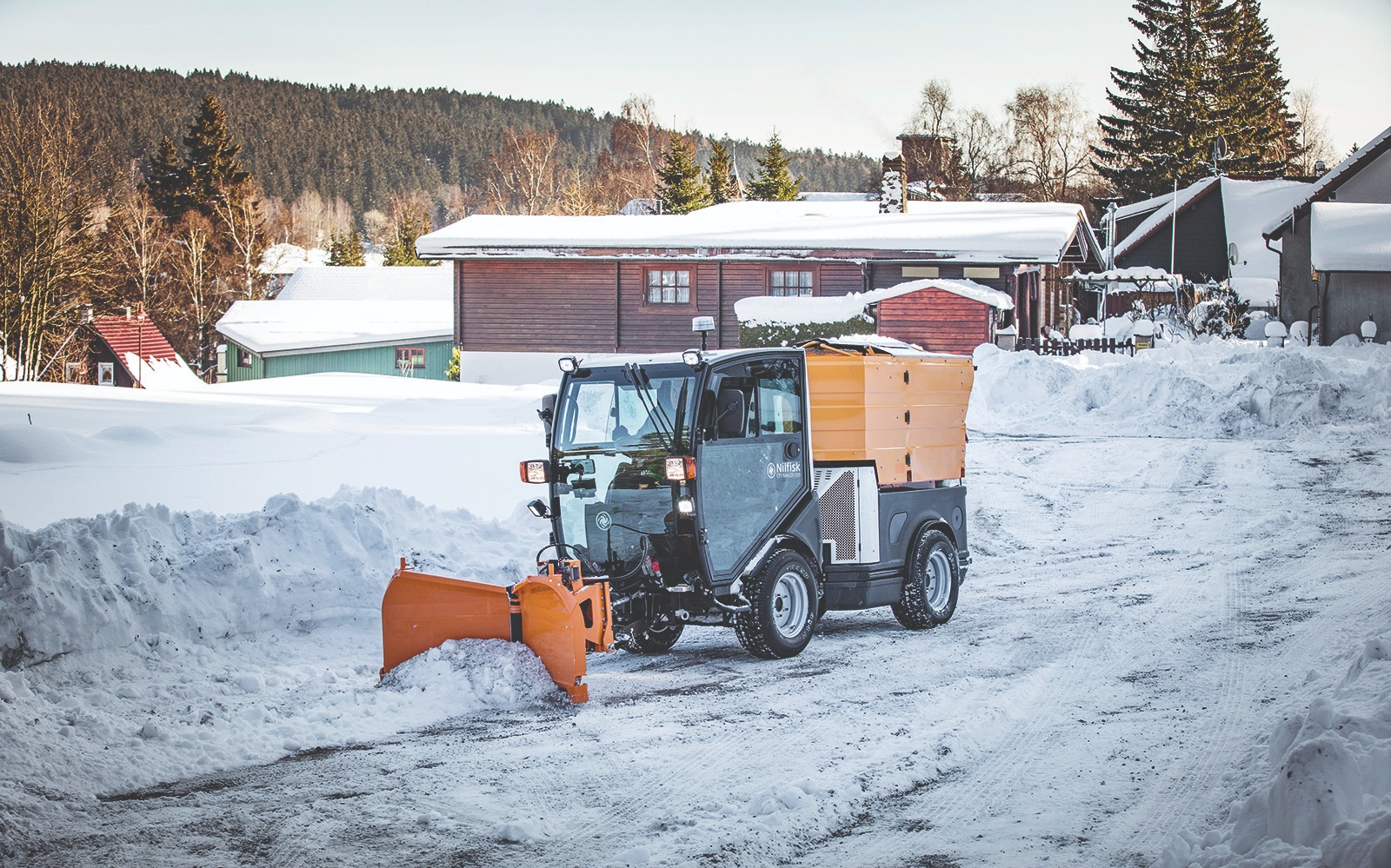 City Ranger 3570_Snow V-blade_Y-form_2_Offset