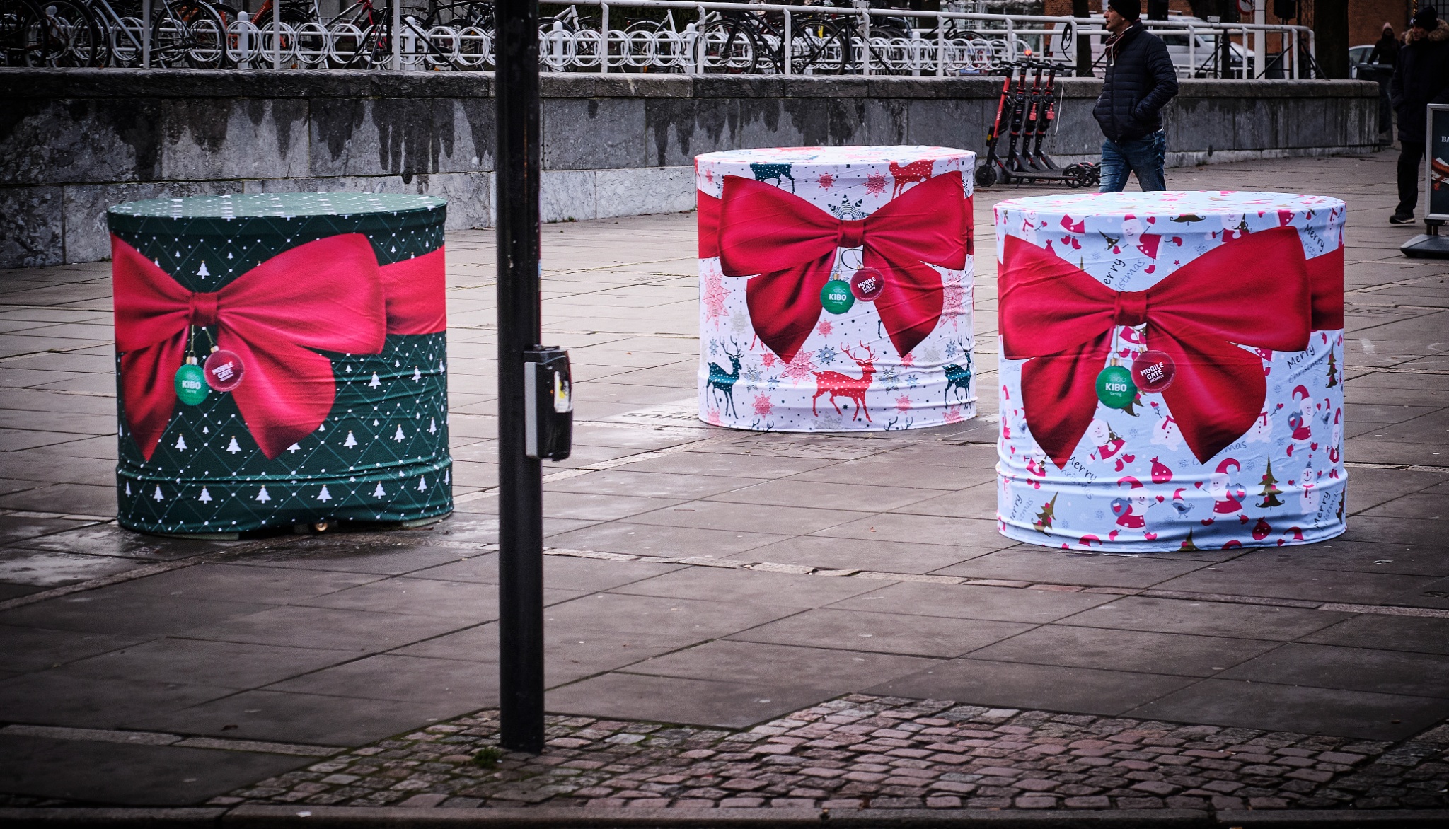 Commercial Barrier - julegaver på rådhuspladsen (002)