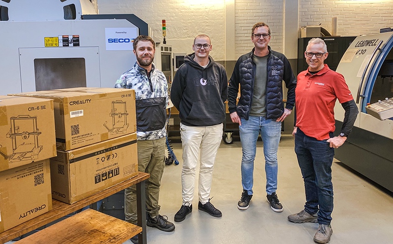 Mircea Remus Vezure og Gustav Dorow Nørbygård  TTroels Høyrup Nepper og underviser på industriteknik Jens Peter Bach-2