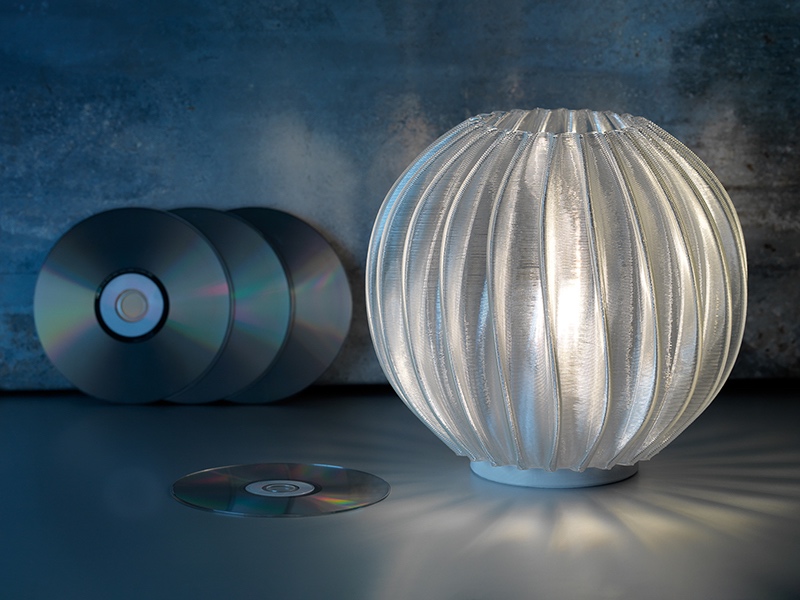 philips-3d-led-table-lamp-printed-from-recycled-cds