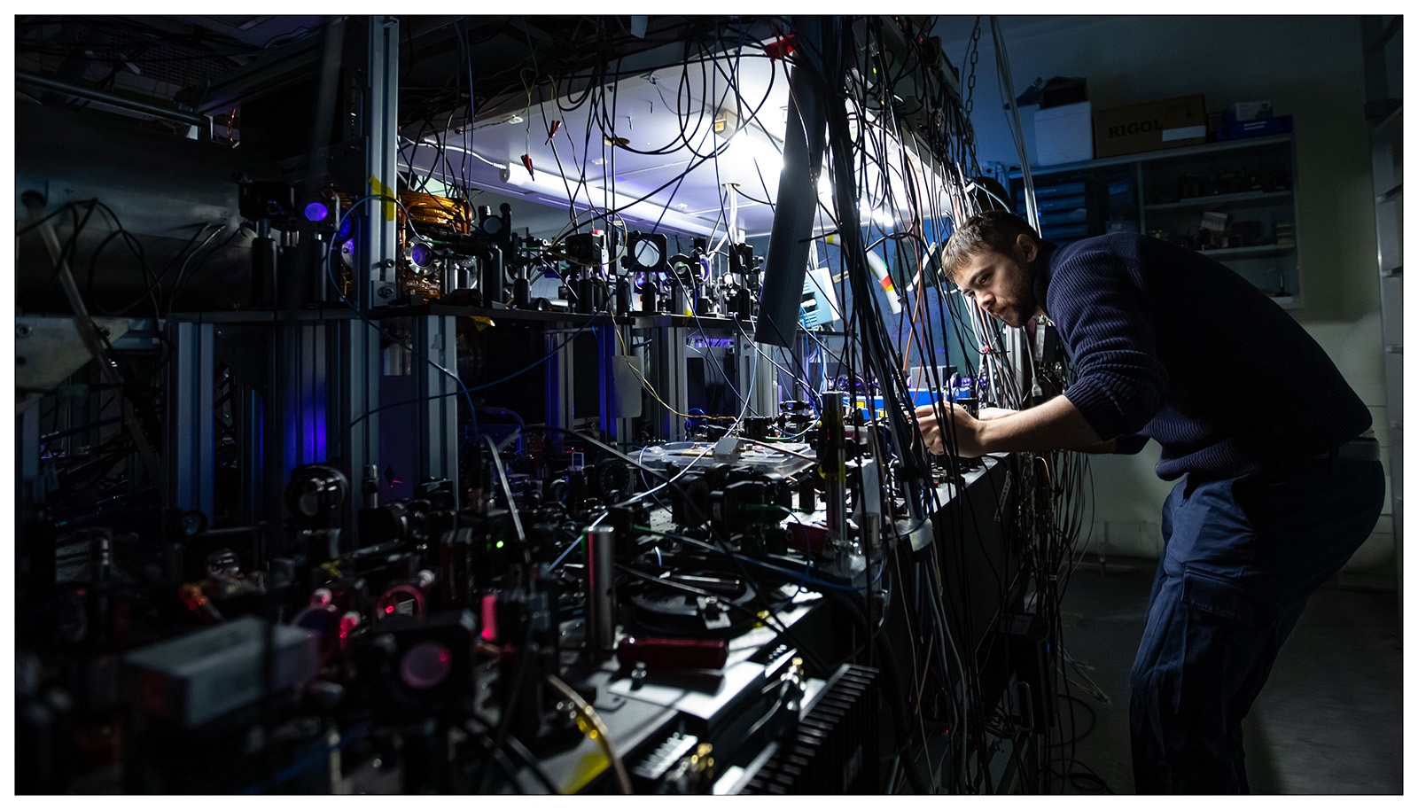 2 Forskerne arbejder i laboratoriet i kælderen under Niels Bohr Institutet på Blegdamsvej 17 Kreditering Ola Joensen NBI