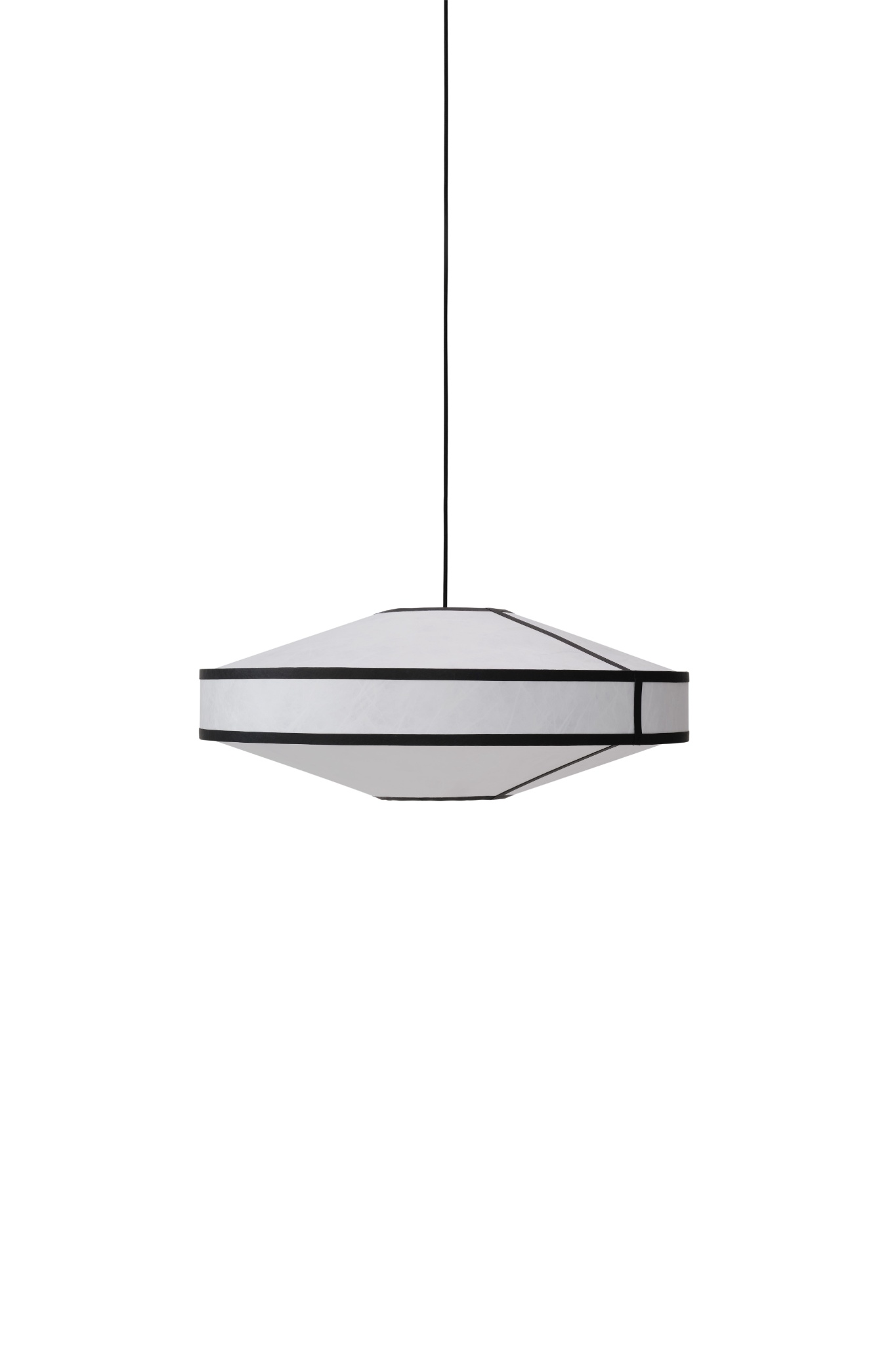 New-Works_Packshots_23130_Kite-Pendant_White-Black-Tyvek_75cm_Off