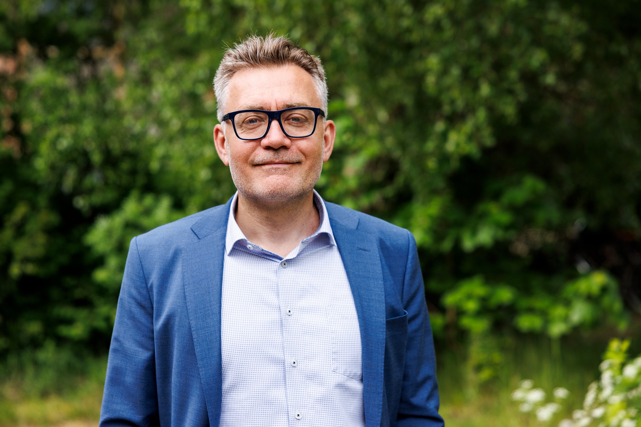 Henrik L Bang