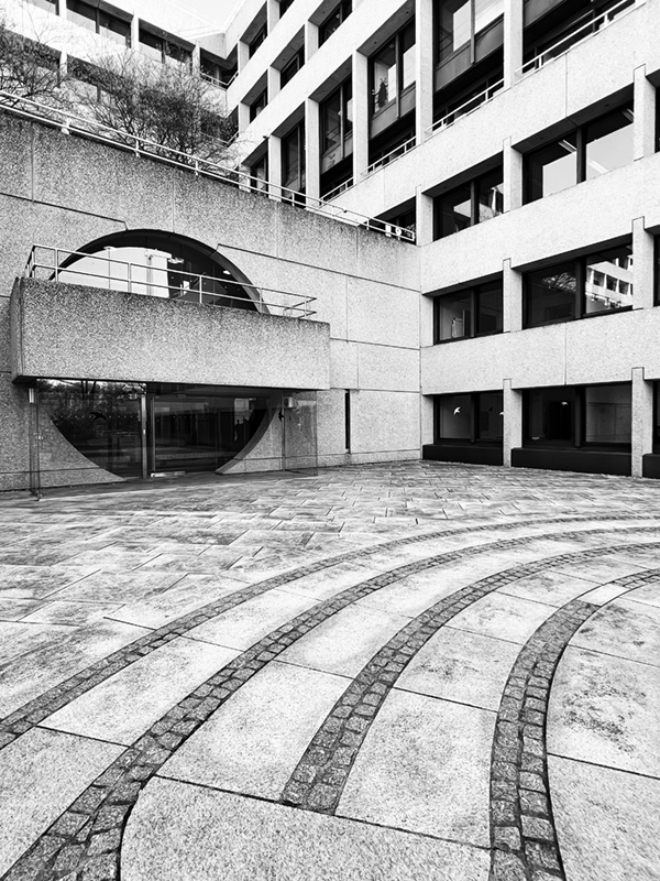 EIB_Exterior Patio_©SHL