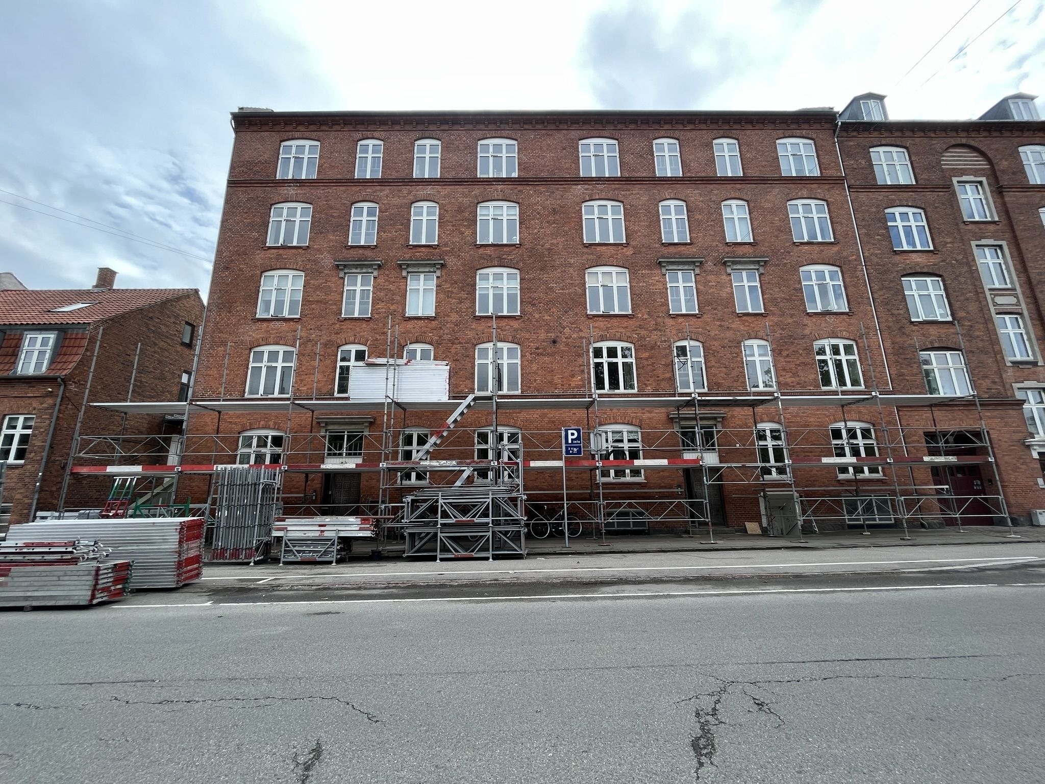 3-Italiensvej_opsaetning_stillads_ligepaa_maj24