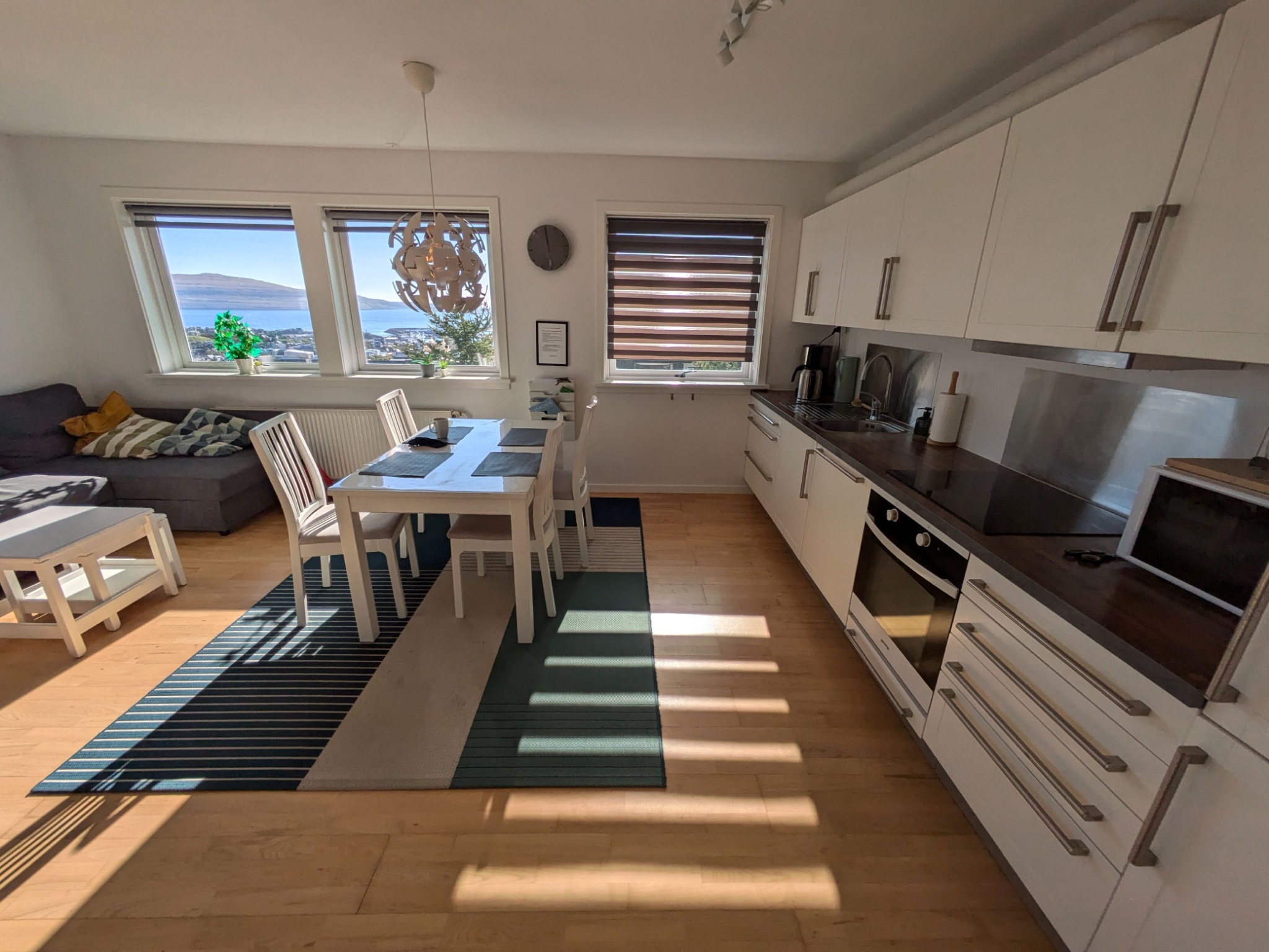 Moderne bolig stue-køkken (2-person bolig)