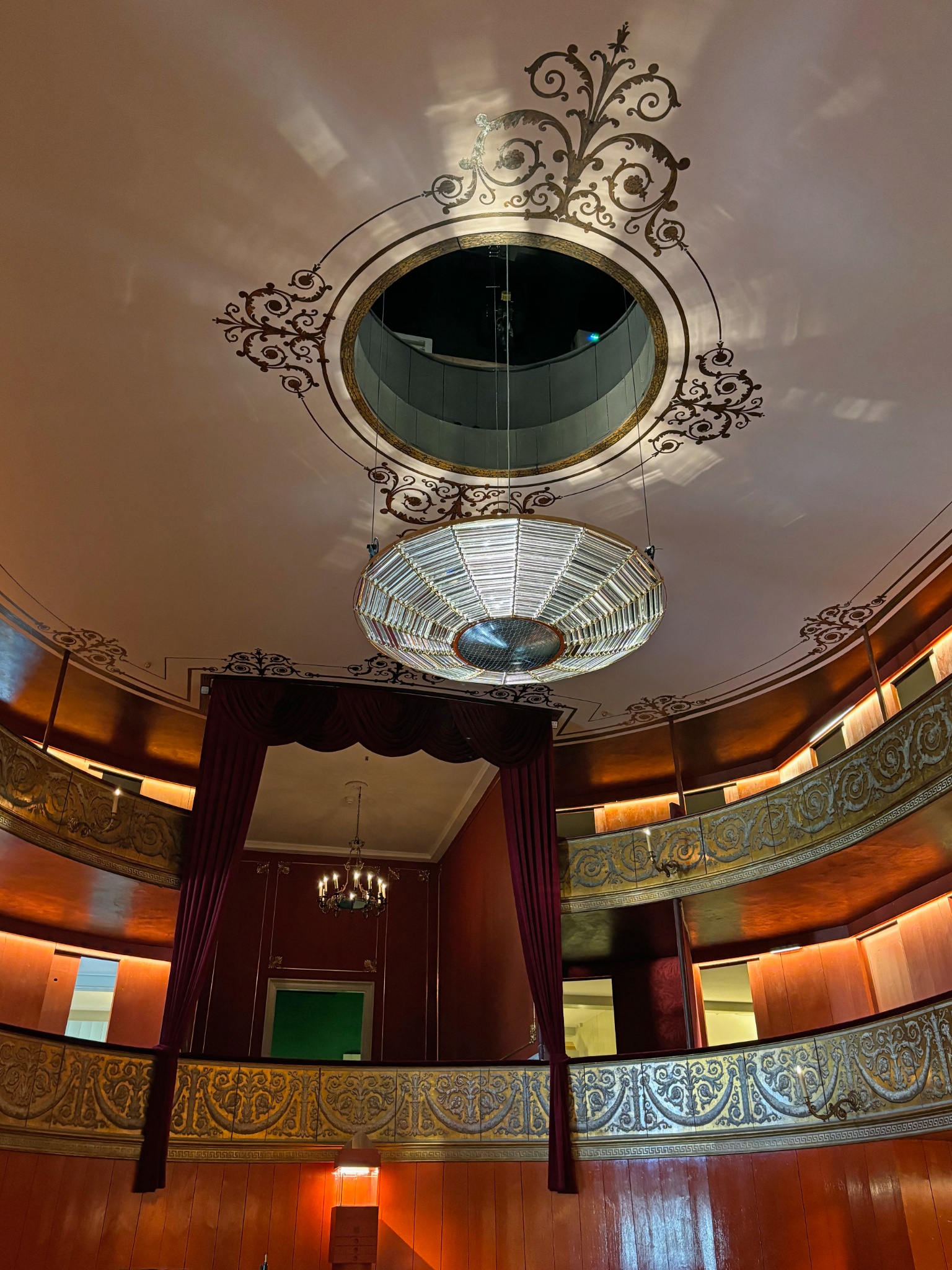 tændt-lysprisme-maj2024-JFF - Fotocredit Teatermuseet i Hofteatret