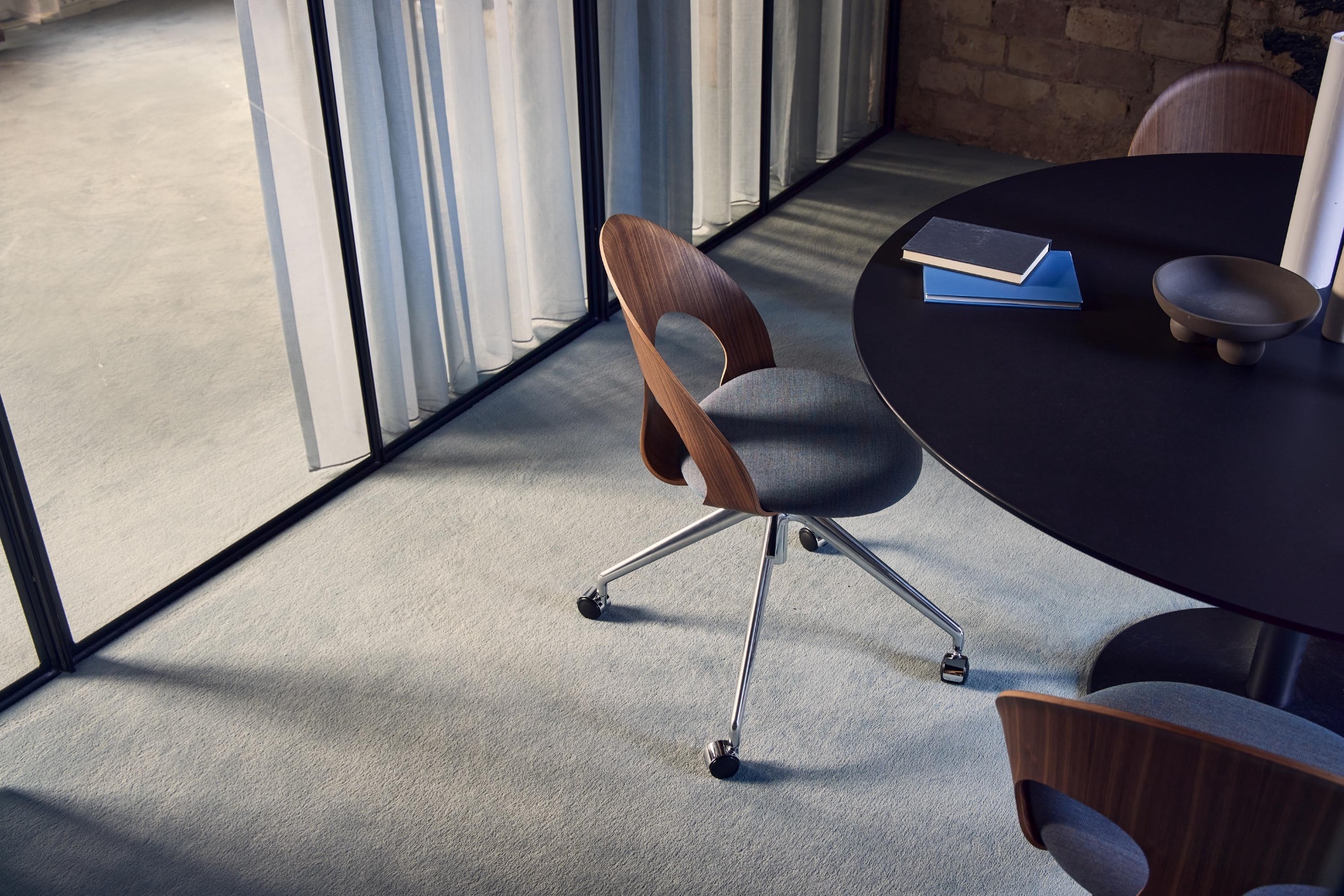 1768463315-zkg-vermund-vl111-meeting-room-chair-classic-chrome-frame-walnut-back-canvas-powder-blue-textile-2