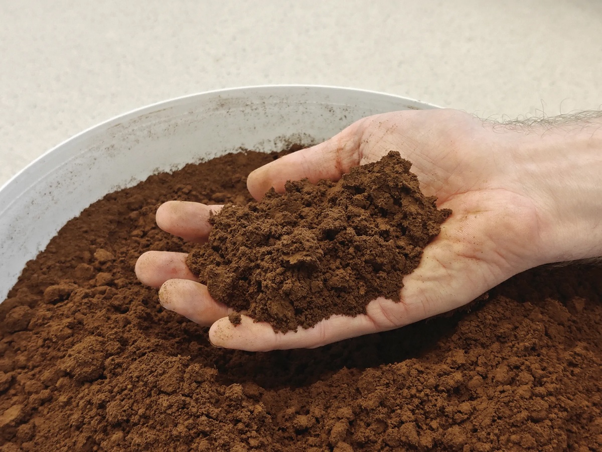 LignoSolve_Haand-i-spand