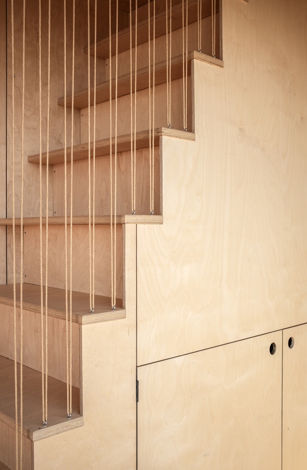 Trappe-i-Sommerhus-i-klegod-fotograf-Helene-Hoeyer-Mikkelsen