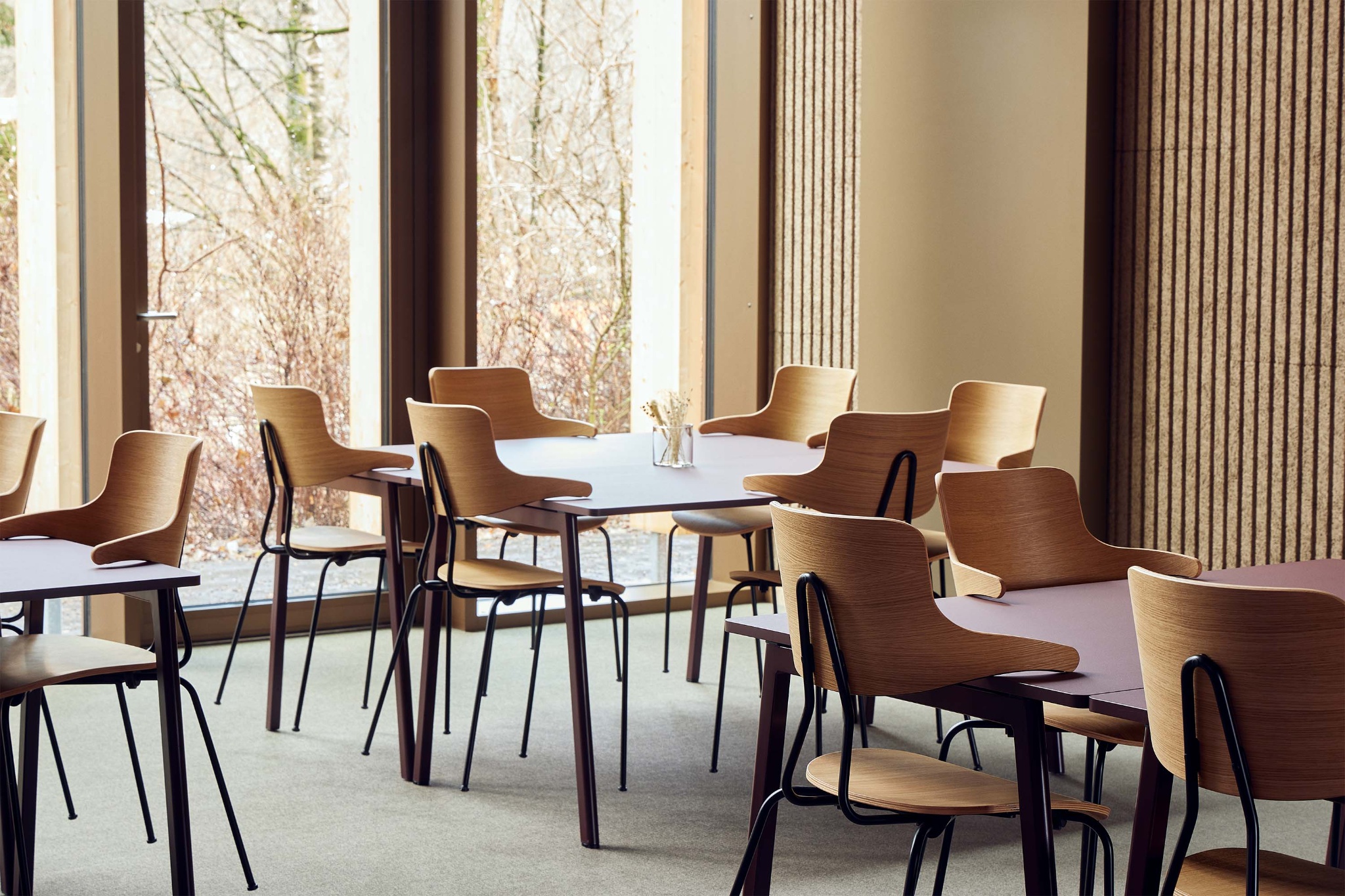 vermund-danishexportacademy-vl118-wood-back-wood-seat-conference-room-table-setup-3