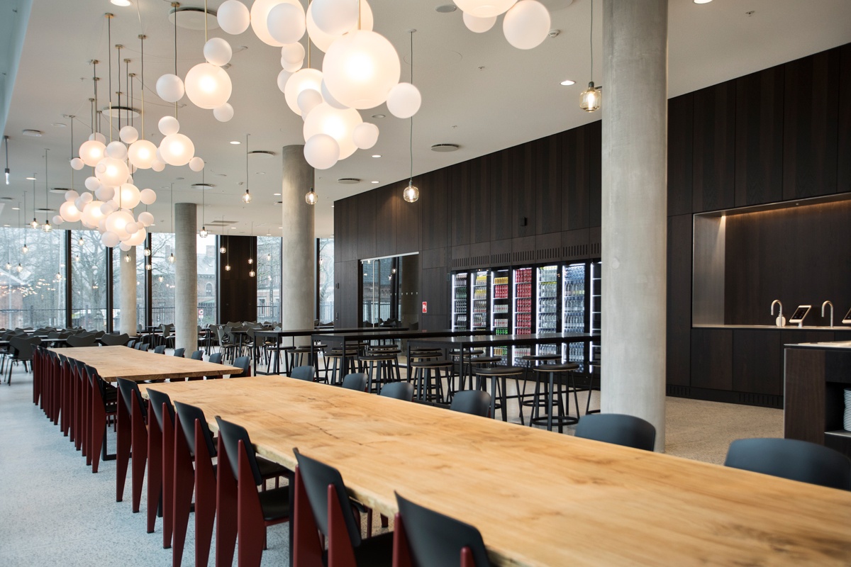 Carlsbergs-nye-hovedkontor_Kantine_Tine-Bek