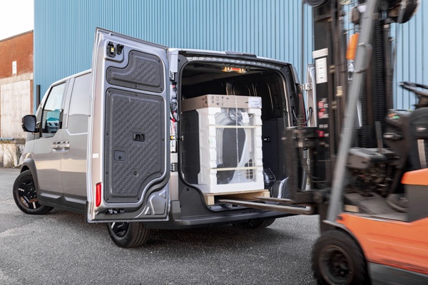 KIA_PV5_CARGO_1