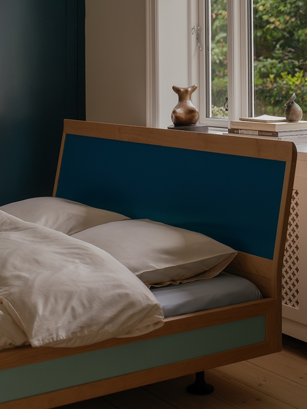 Finn-juhl_The-Wilhelm-Hansen-Bed_3