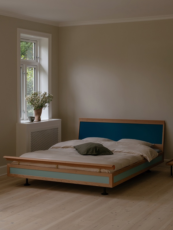 Finn-juhl_The-Wilhelm-Hansen-Bed_1